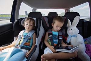 Kindersitz im Auto: Bis zu welchem Alter vorgeschrieben?